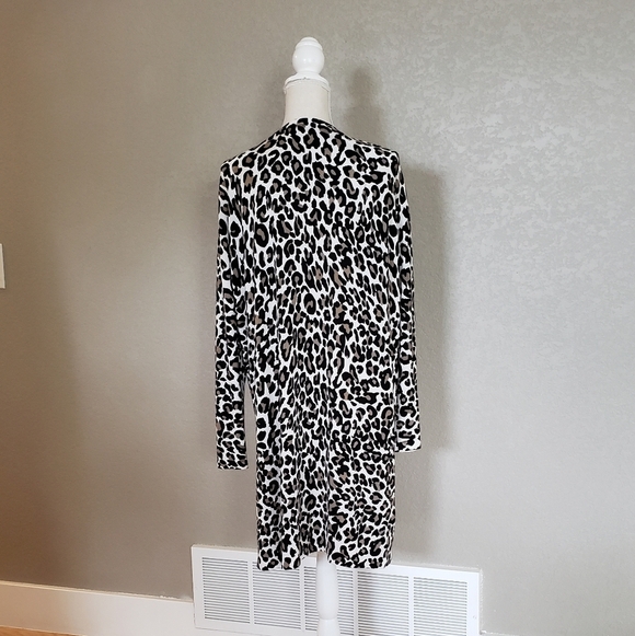 Evereve Allison Joy leopard print long cardigan  size Large - Picture 4 of 8